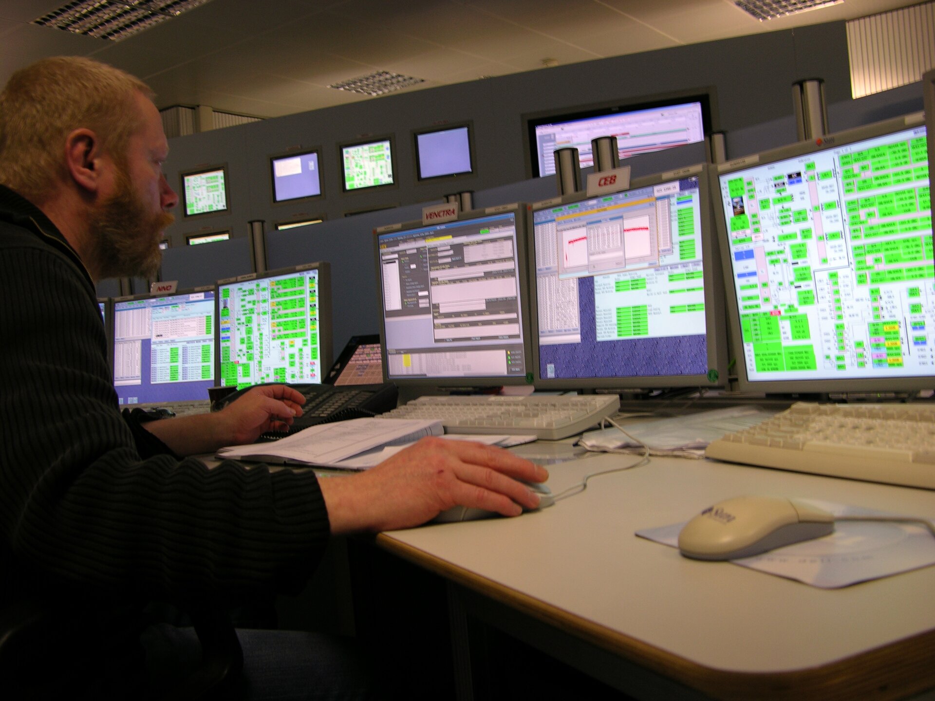 Engineer at work in the ESTRACK Control Centre